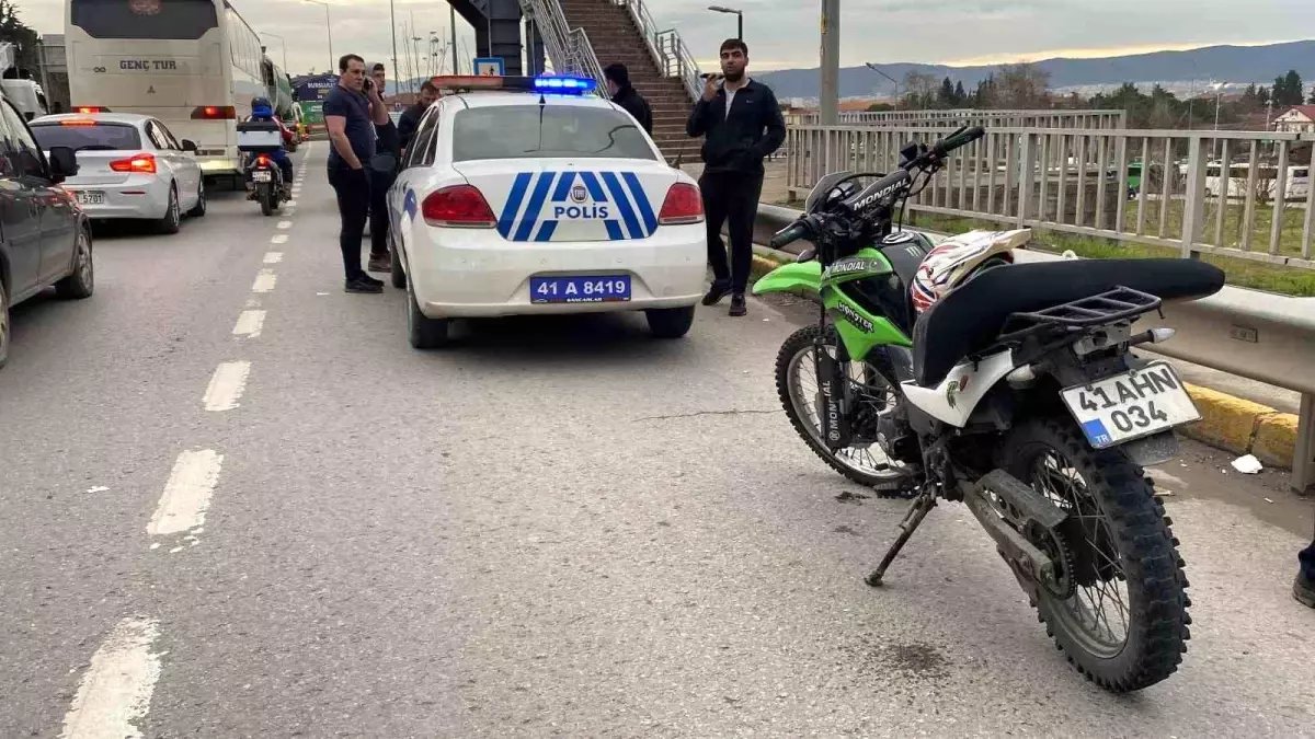 Kocaeli’de Motosiklet Kazası: İki Sürücü Yaralandı