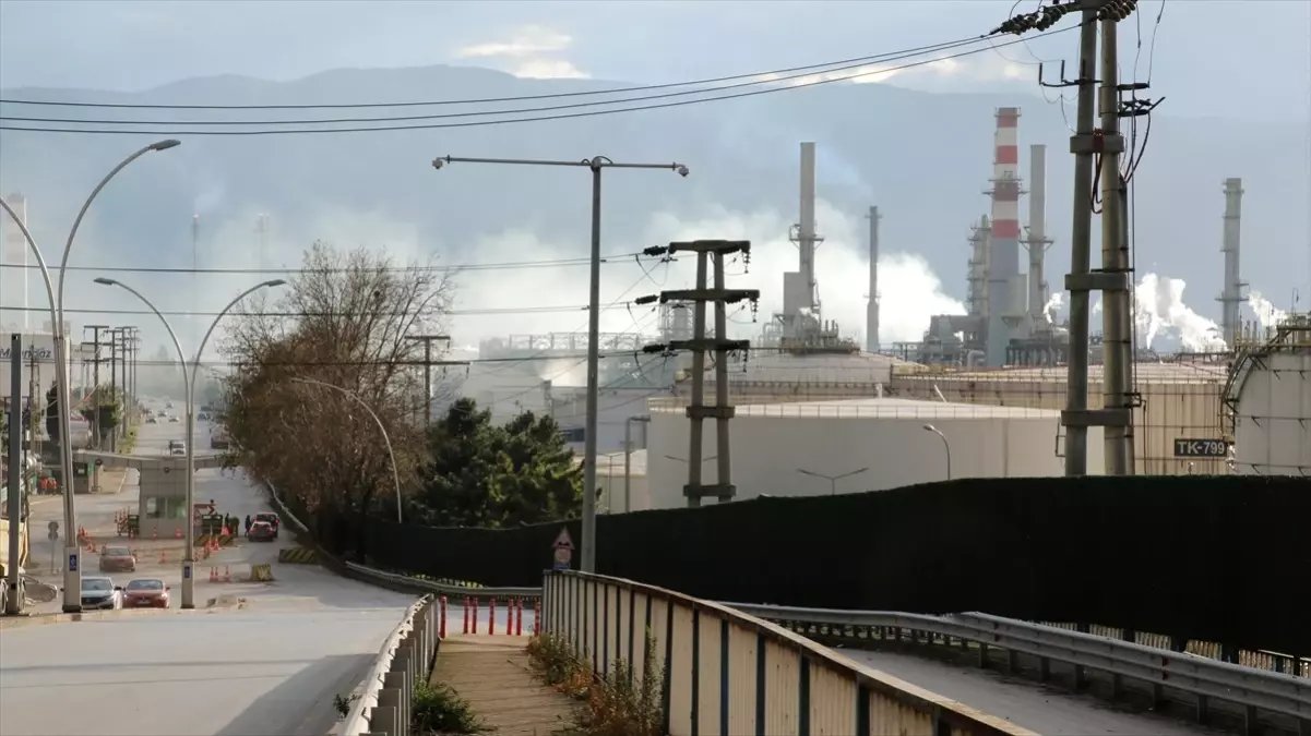 Tüpraş İzmit Rafinesi’nde Alevlenme Olayı Kontrol Altına Alındı
