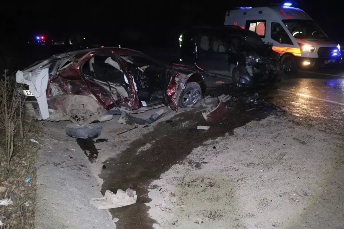 Kandıra’da Trafik Kazasında 15 Yaşındaki Çocuk Hayatını Kaybetti