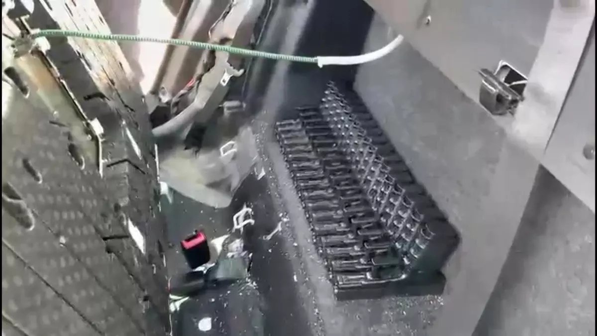 Kocaeli D-100’de Kaçak Silah Operasyonu: 17 Tabanca Ele Geçirildi