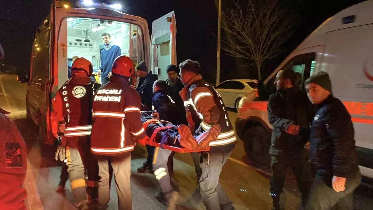 Kocaeli’de Kavşak Kazası: 4 Yaralı