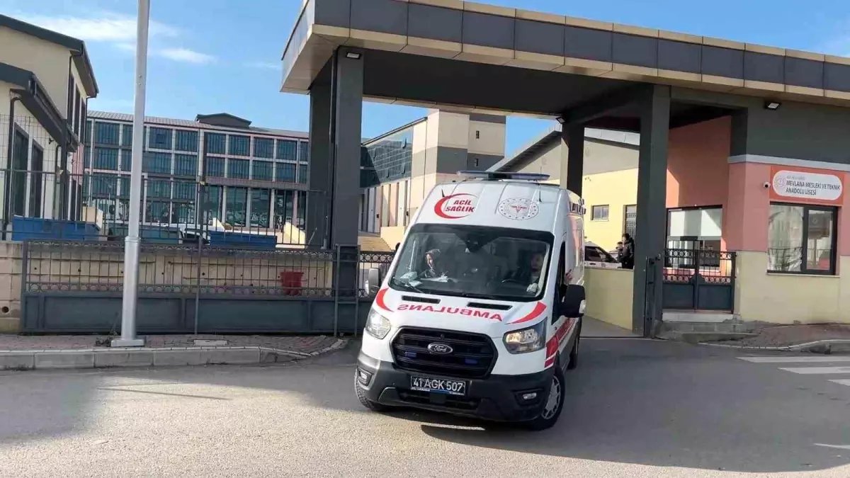 Kocaeli’de Liseli Öğrenci Bıçaklandı