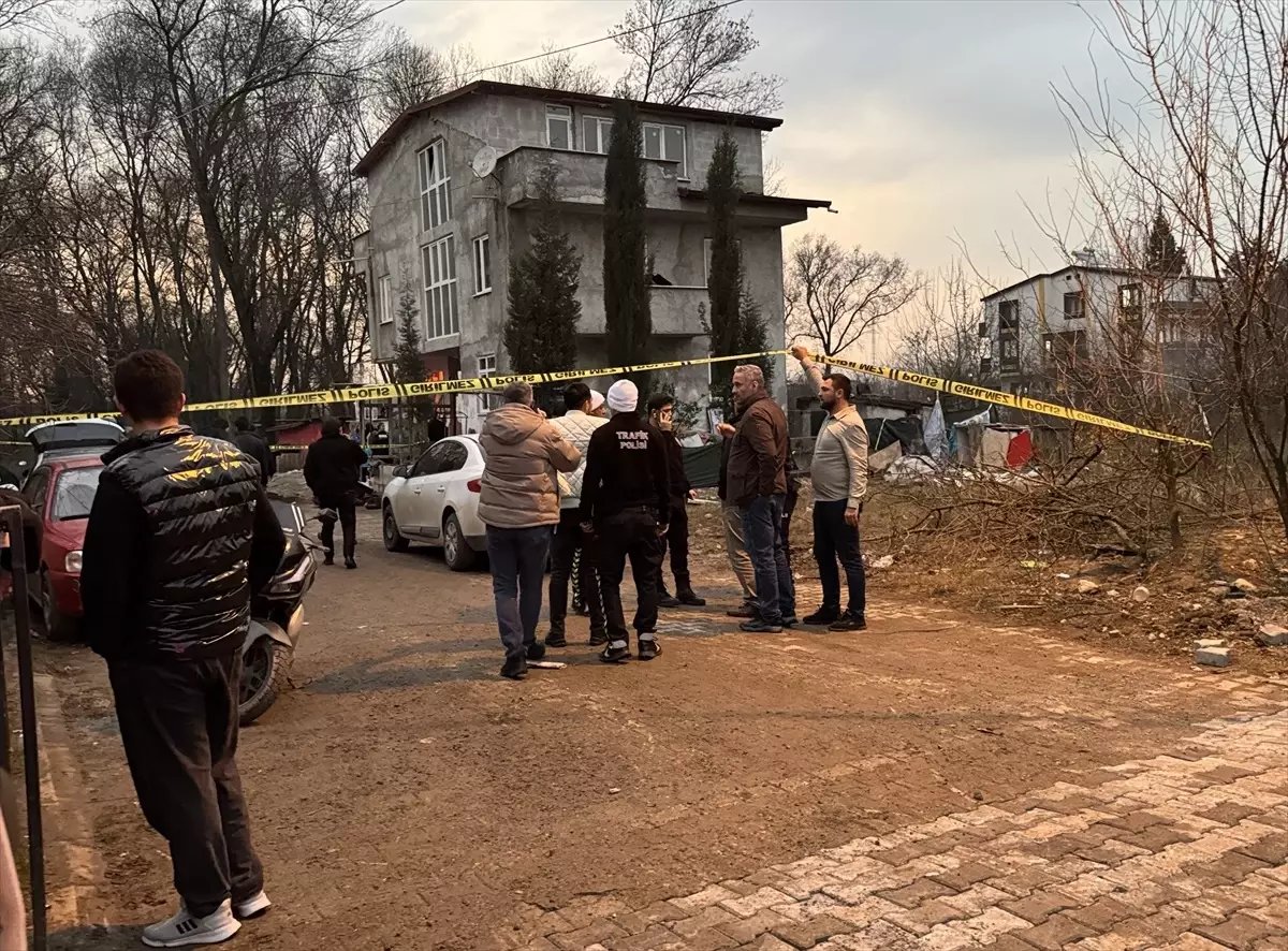  Kocaeli’de Polis Memuruna Saldırı: 4 Gözaltı