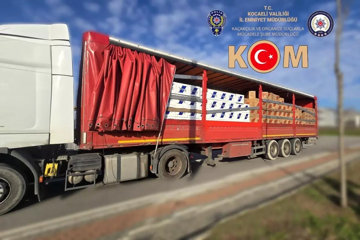 Kocaeli’de Tırda 9 Milyon 780 Bin Sahte Bandrollü Makaron Ele Geçirildi