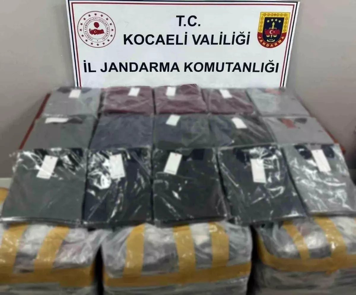 Kocaeli’de Ünlü Markaların Taklidine Operasyon: 2 Bin 800 Giyim Malzemesi Ele Geçirildi