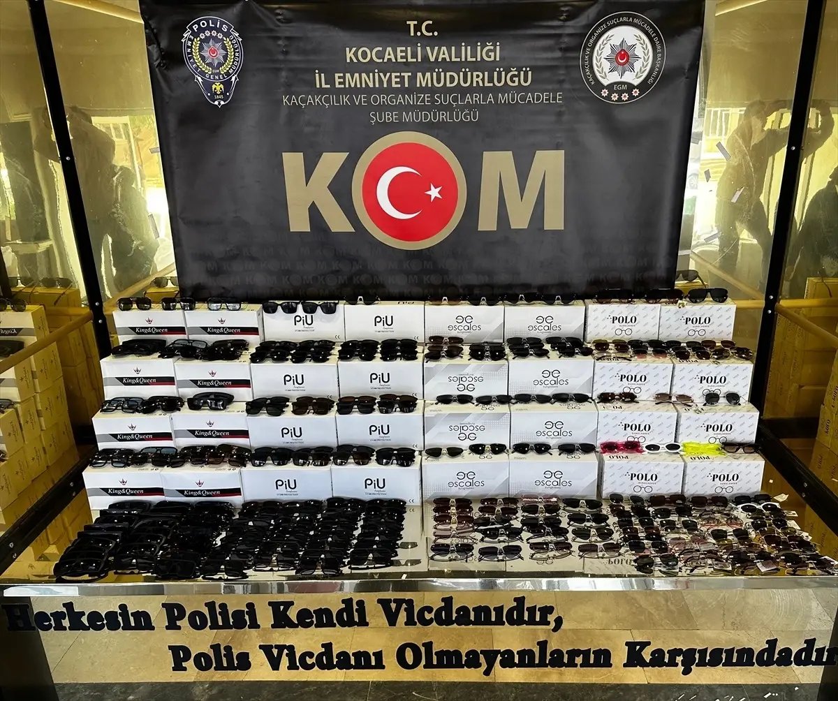  Kocaeli’nde Tırda 169 Bin Kaçak Güneş Gözlüğü Ele Geçirildi