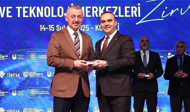  Kocaeli Büyükşehir’e ‘En İyi Bilim Sahnesi’ ödülü