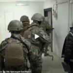 Kocaeli’nde Yatak Odasında Yangın: 2 Kişi Dumandan Etkilendi