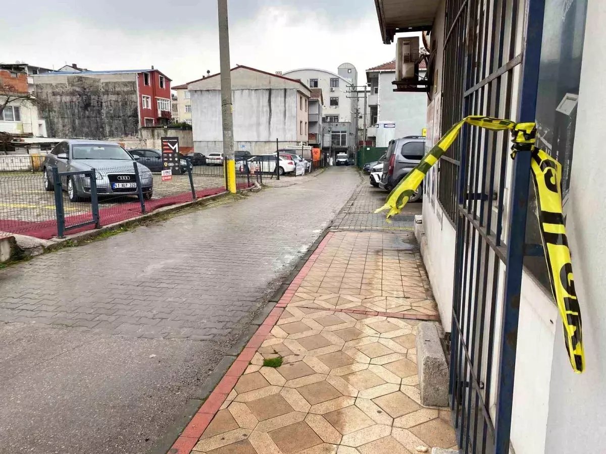 Kocaeli’de Galerici Silahlı Saldırıya Uğradı