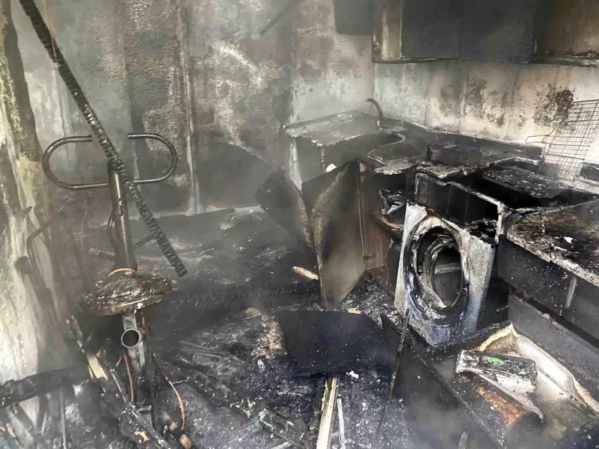Kocaeli’de İş Yeri Olarak Kullanılan Prefabrik Evde Yangın Çıktı