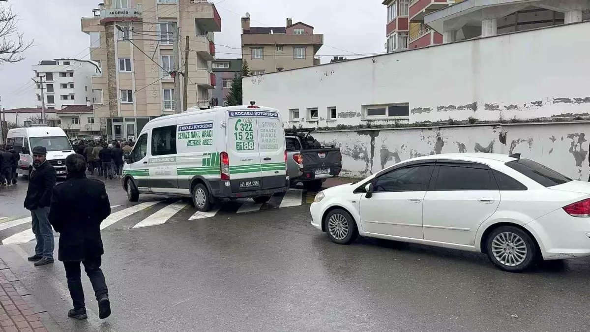  Kocaeli’de Kadın, Kocasını Öldürdü