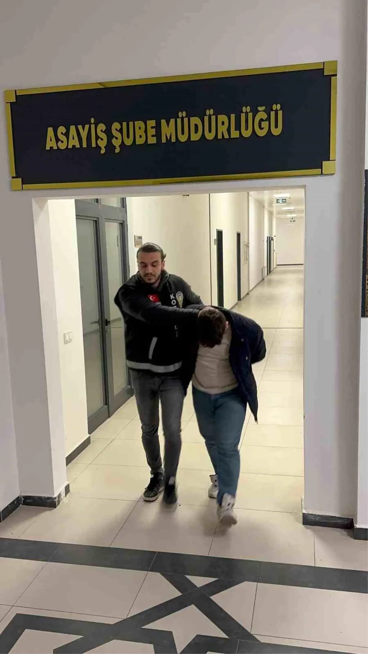Kocaeli’de Polis Kılığında Dolandırıcılık: İki Şüpheli Tutuklandı