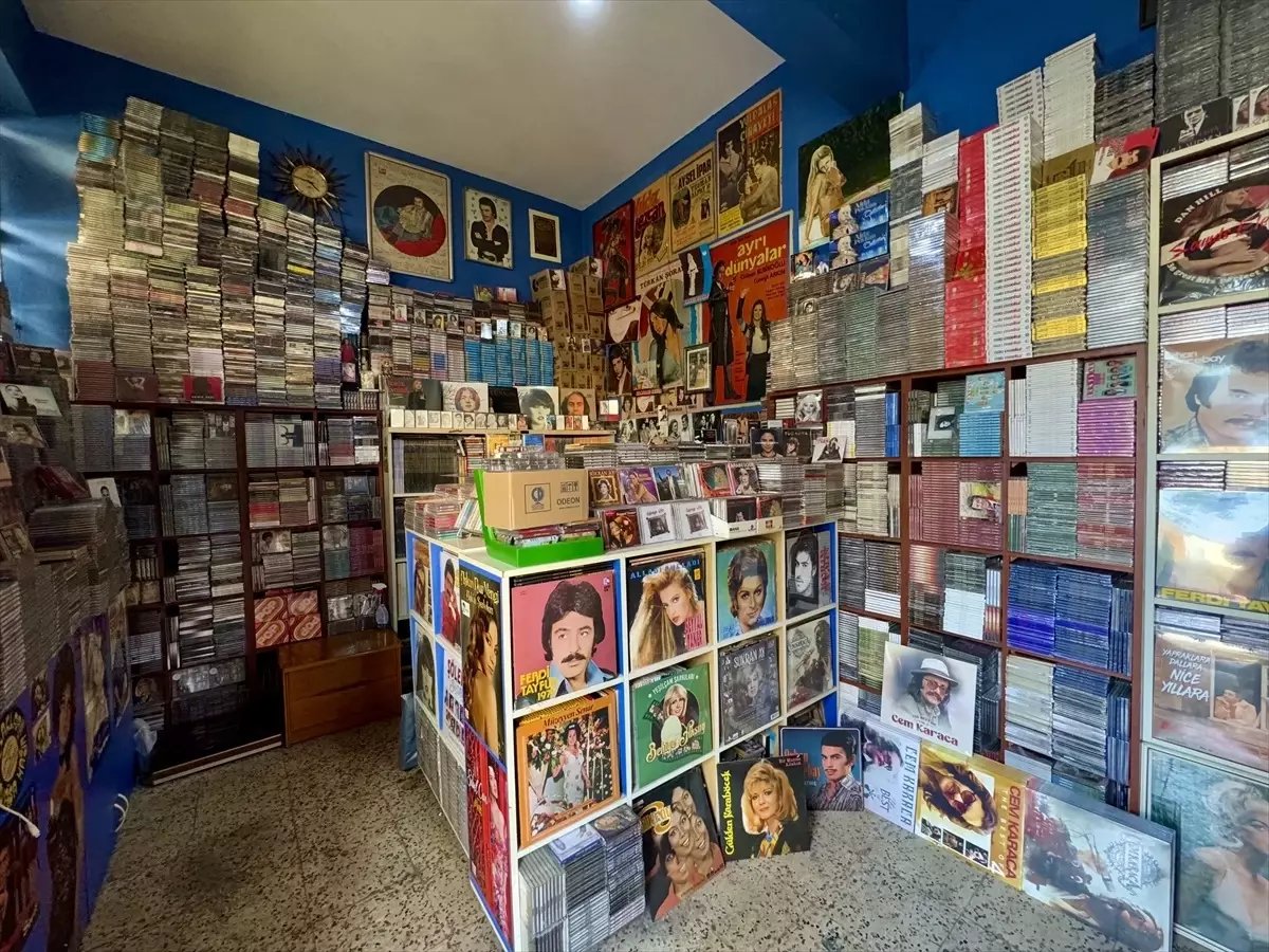 Nostaljik Plak ve Kasetçiliğe Dönüş: Karamürsel’de Aile Geleneği