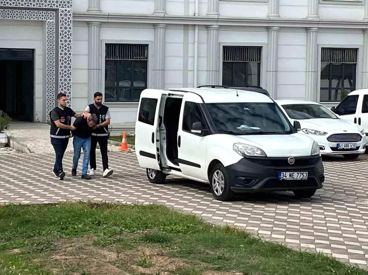 Yeğeninin eşini özel halk otobüsünde öldüren sanığın yargılanmasına başlandı