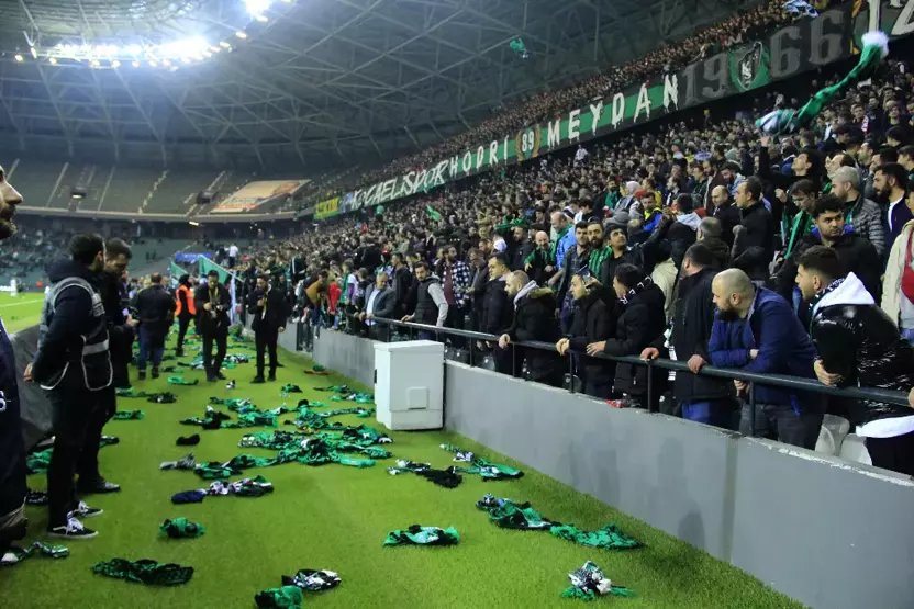 Kocaelispor-Sakaryaspor Derbisinde Heyecan Zirve Yaptı