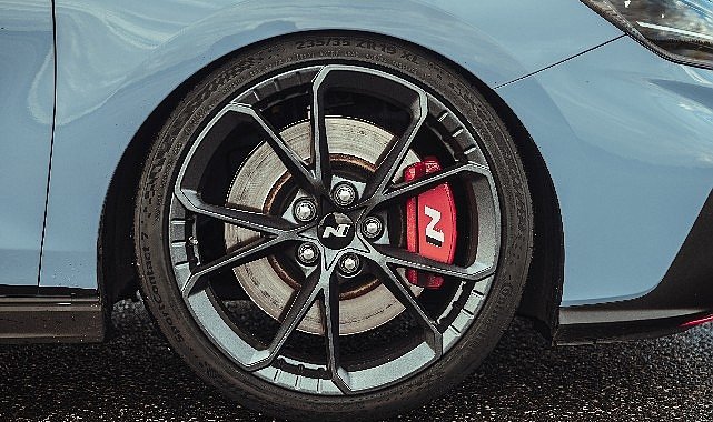 Avrupa Otomobil Kulüplerinin Yaz Lastiği Testlerinde Continental Zirvede!