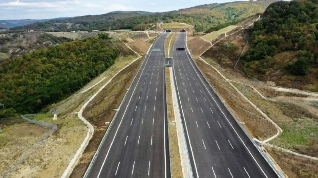 Sağ Şerit Boşken Orta Şerit Kullanımı Ceza ile Sonuçlanacak