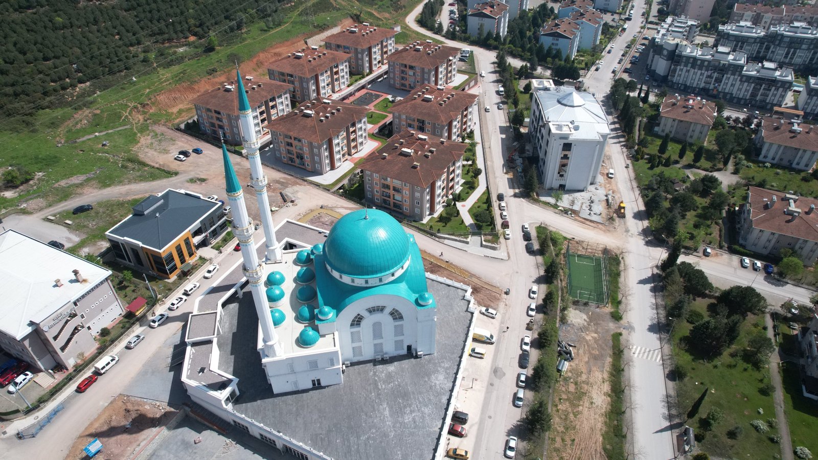 Derince Ahmet Yesevi Camii Çevresinde Modern Dokunuş