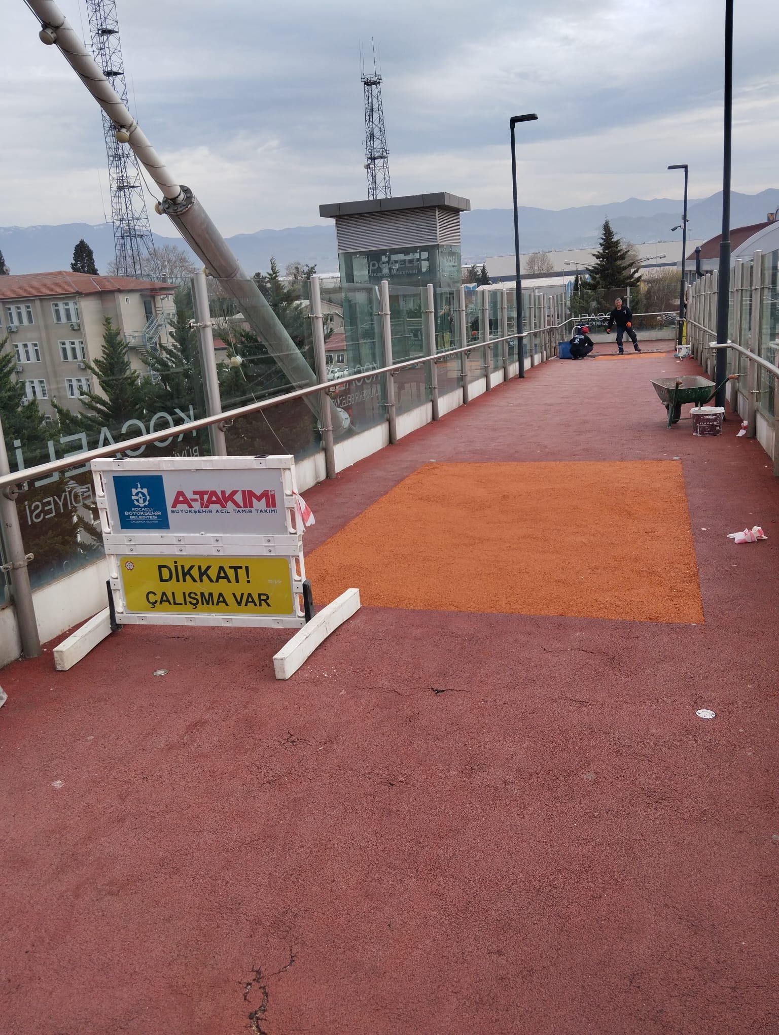 Üst geçitlere Büyükşehir eli değiyor