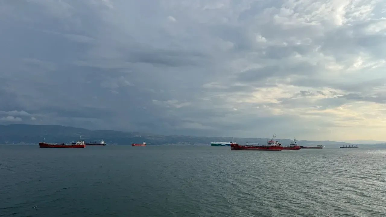 İzmit Körfezi’nde Ramazan Bayramı’nda Gemi Yoğunluğu