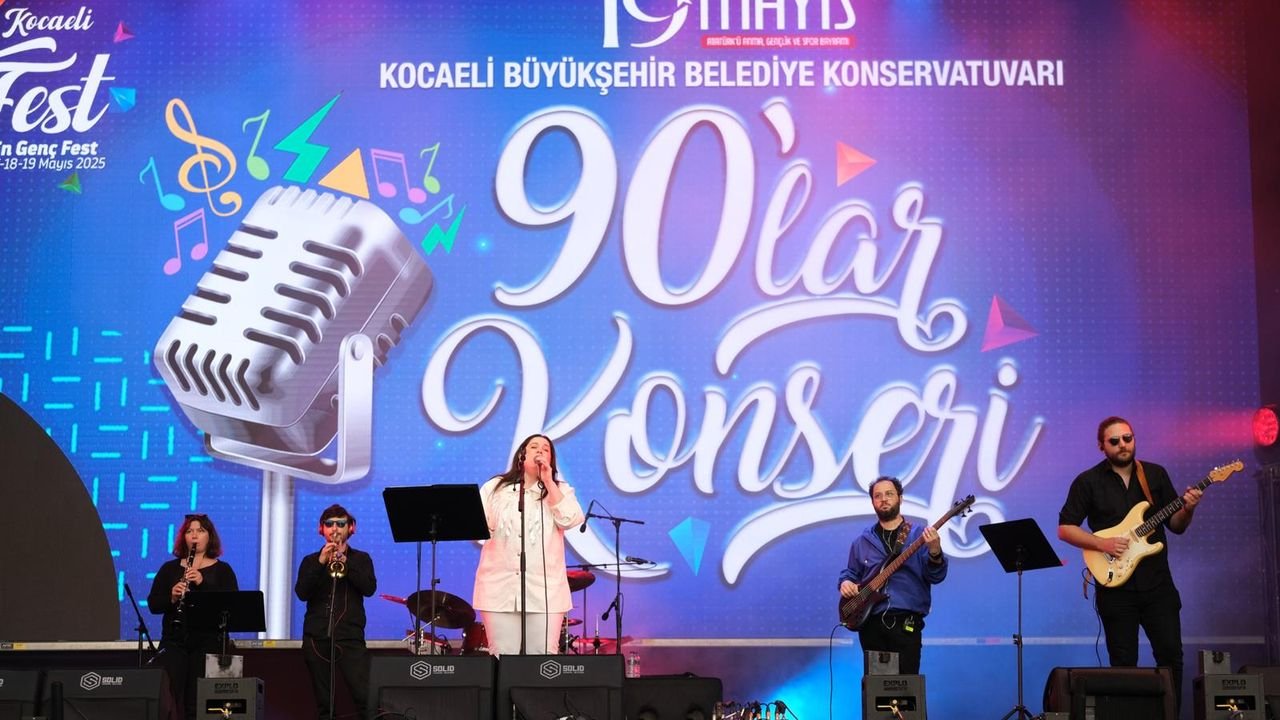 90’lar Konseri Kocaeli’de Mest Etti