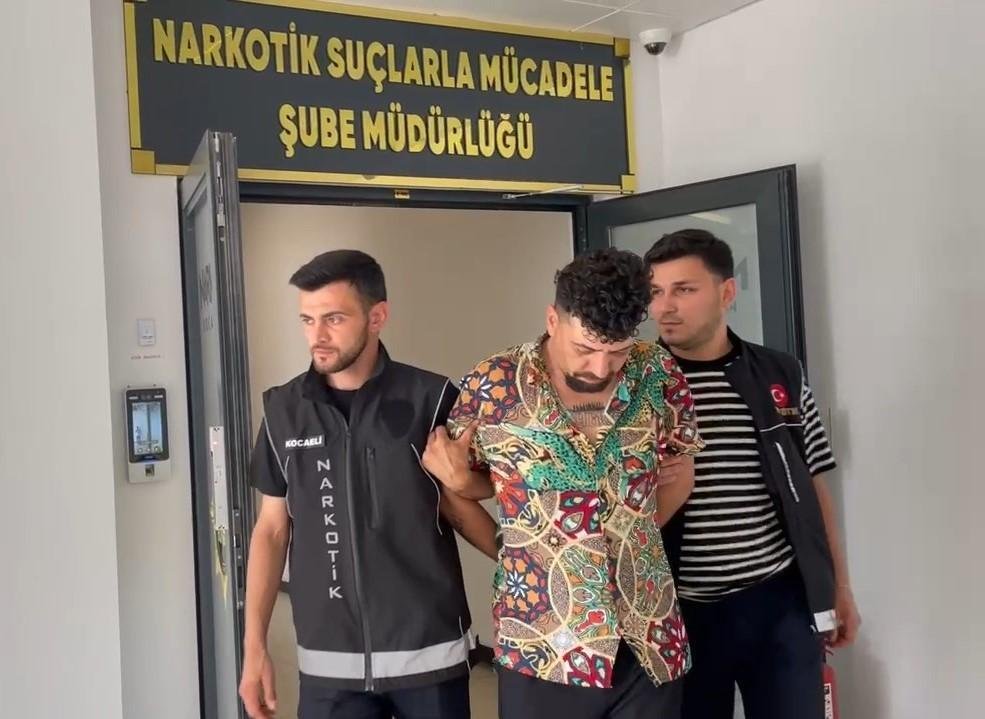 Durdurulan araçta 82 kilo metamfetamin ele geçirildi