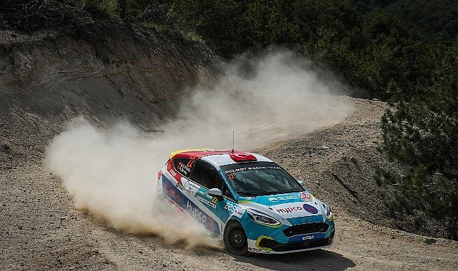  Dünyadaki ilk ve tek engelli kadın ralli pilotundan çifte podyum