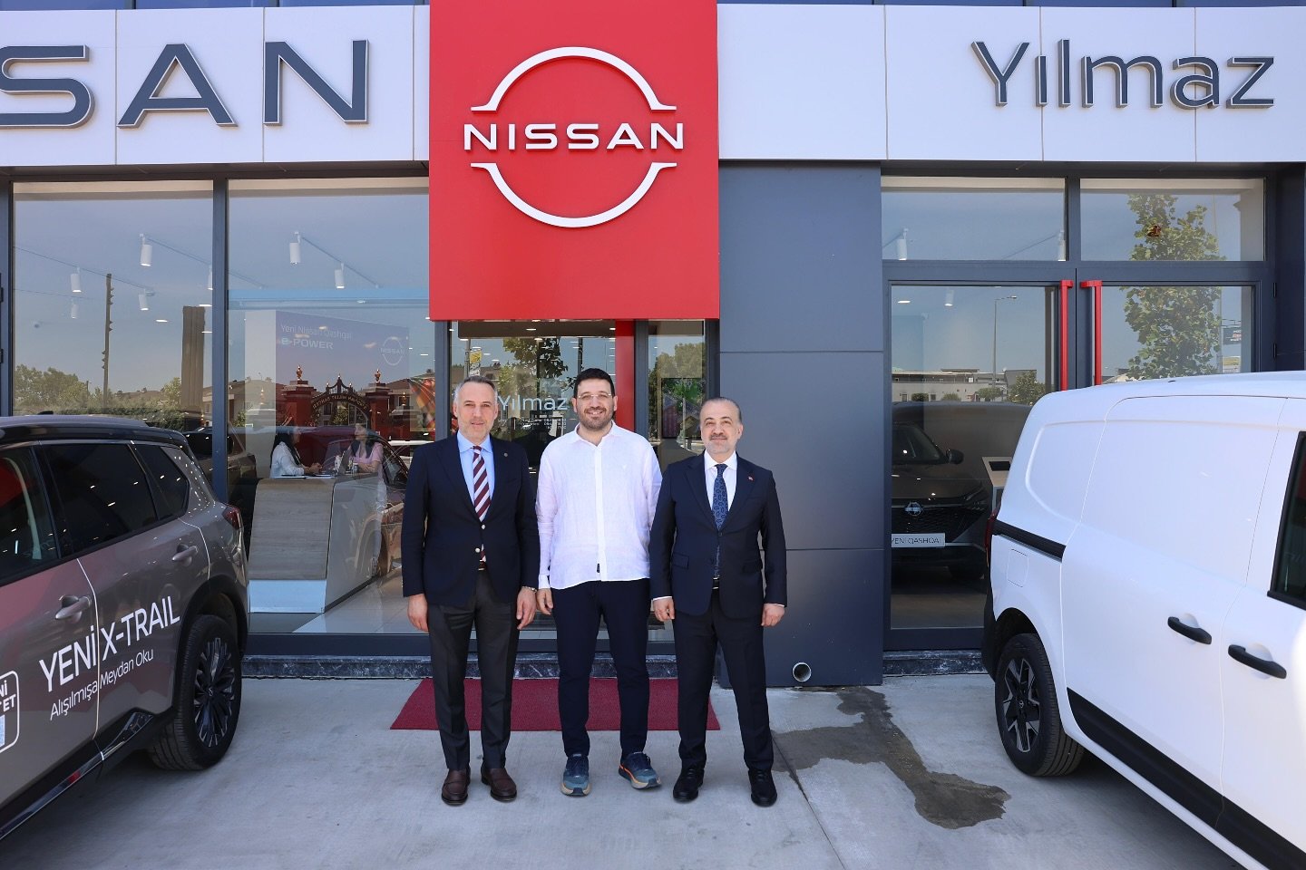 AK Parti İl Başkanlarından Nissan Bayisine Anlamlı Ziyaret