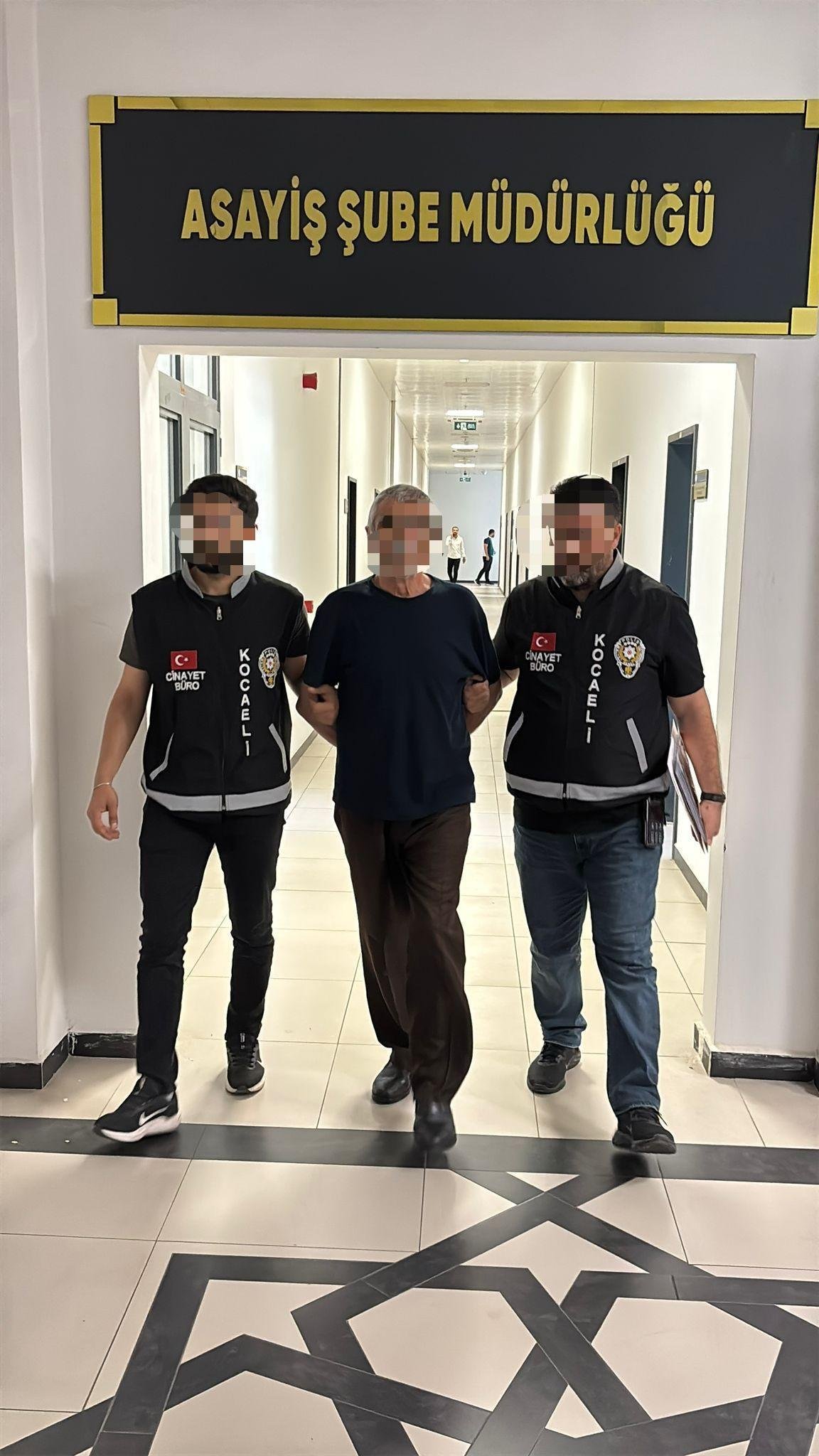 Alacak cinayetinde baba-oğul toprağa verildi