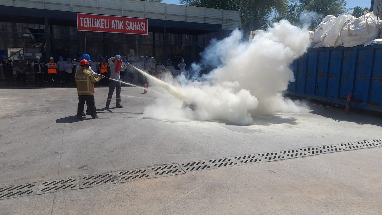  Kocaeli Büyükşehir’den sanayiye yangın eğitimi: Hayat kurtarır