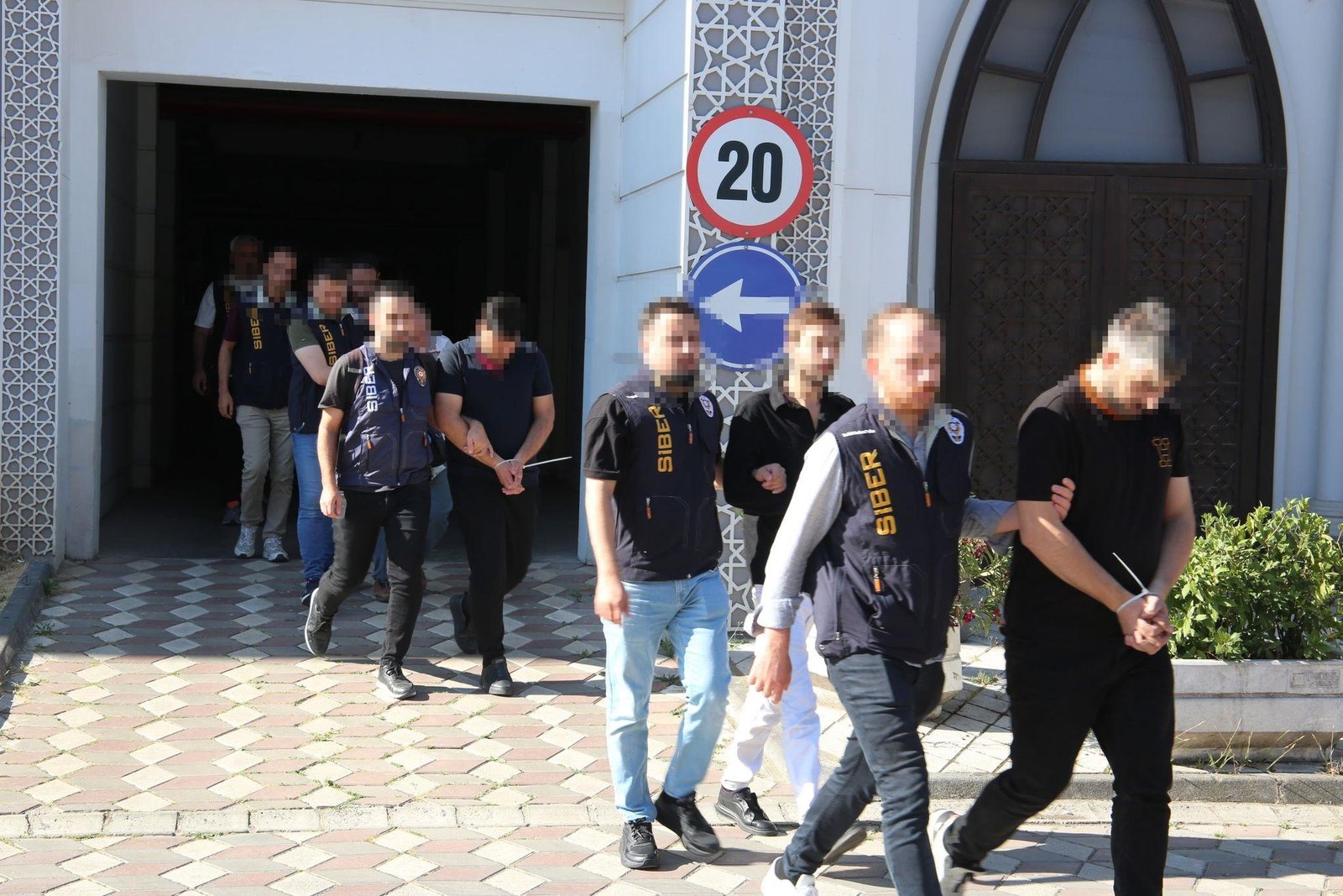 Kocaeli merkezli dolandırıcılık operasyonu: 9 tutuklama