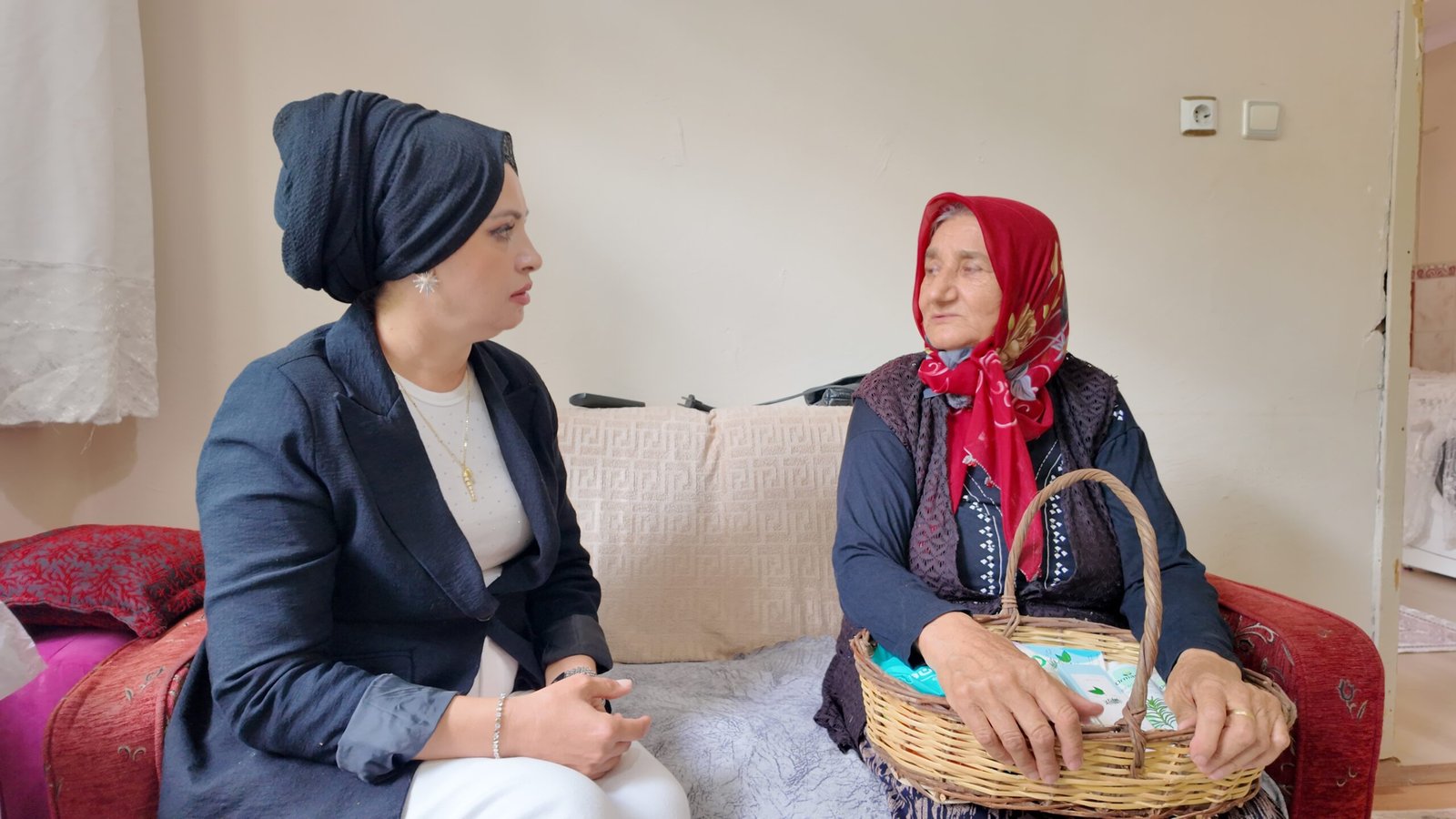 Her Kapıya Umut, Her Gönüle Dost Eli: Büyükşehir’den Yürek Isıtan Ziyaretler