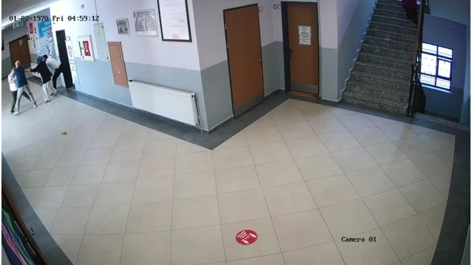 Sahte evrak reddi: Veli, idarecilere bıçakla saldırdı