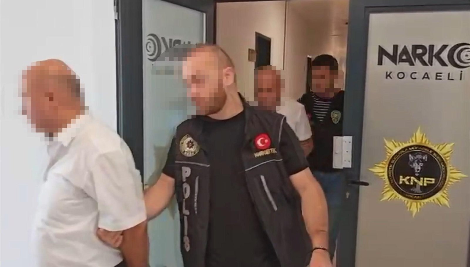 Pul Biberli 7 Kilo Eroin Otobüste Ele Geçirildi: 2 Tutuklama