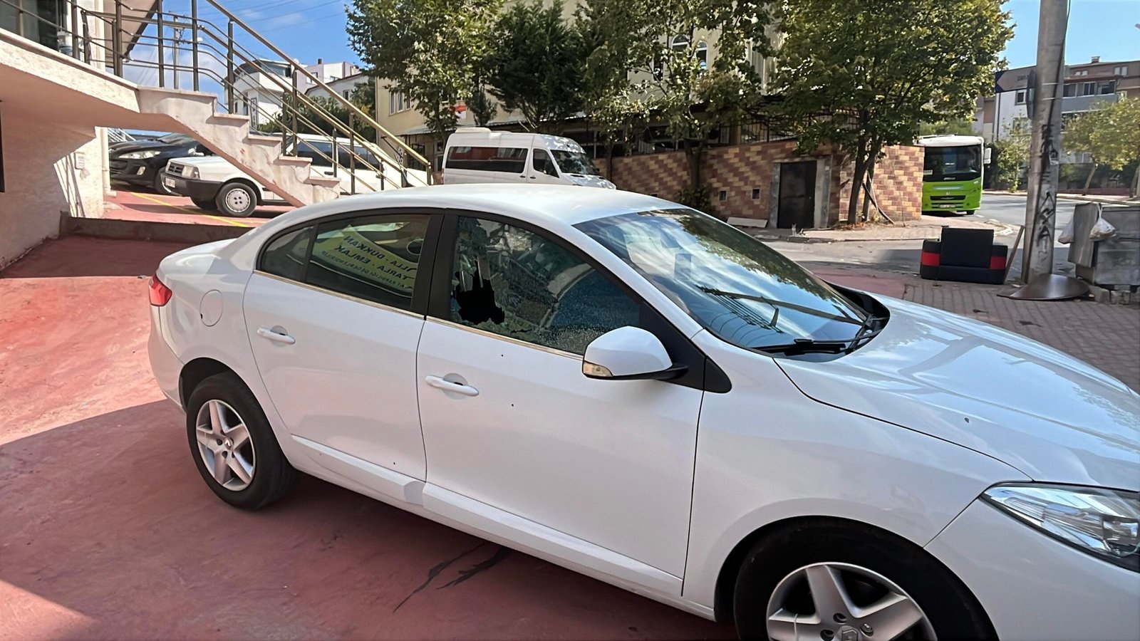 Sokakta Patlayıcı Paniği: El Yapımı, Patlatıp Kaçtı