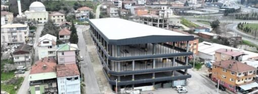 Büyükşehir ekipleri, mahsur kalanları da kurtardı