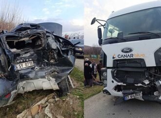 Malatya’da Kamyon ile Otomobil Çarpıştı: 1 Ölü, 1 Yaralı