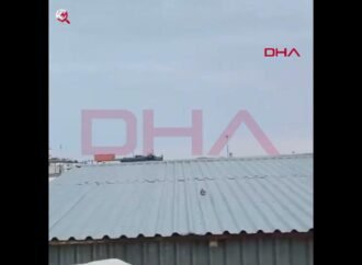 Kazakistan’da bir yolcu uçağı düştü. Düşme anı saniye saniye kaydedildi