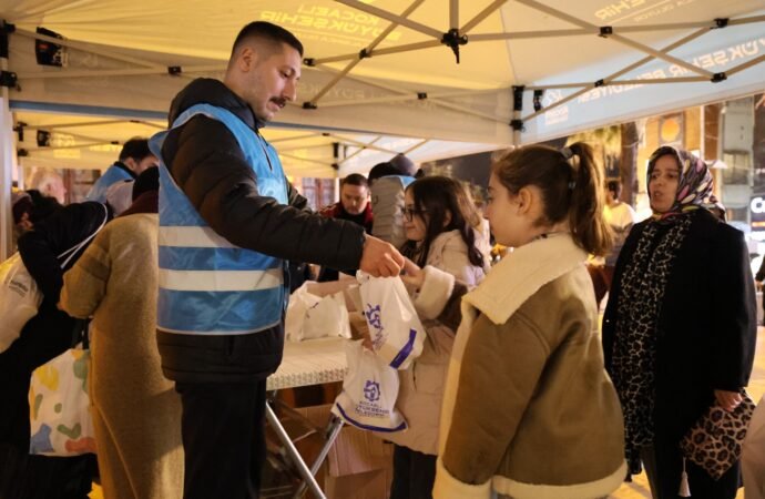 Büyükşehir’den kandil simidi ikramı