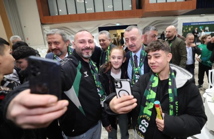 “Kocaelispor çok daha iyi yerlerde olacak”