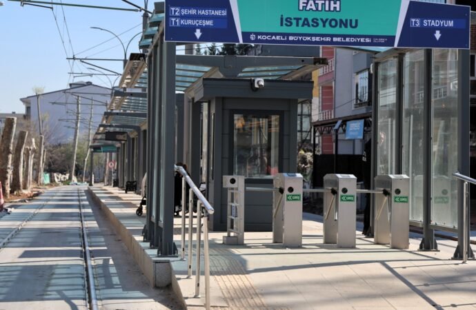 Alikahya istikametinde 6 durağın tabelası asıldı