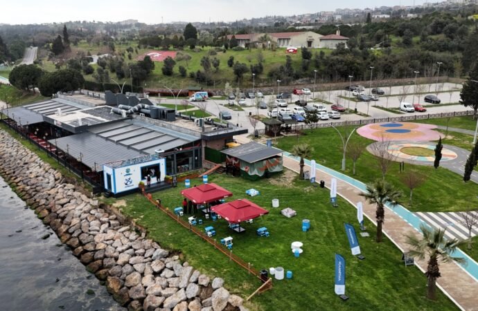 Balık dürüm “Antik Balık’ta” yenilir