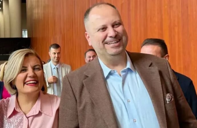 Kocaeli Büyükşehir Belediye Meclisi’nde Lider Değişikliği