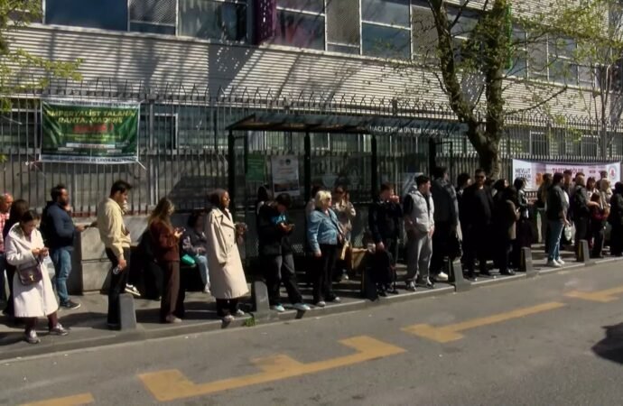 İstanbul’da M7 Metro Hattı’ndaki Bakım Çalışmaları Yoğunluk Yarattı