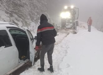 Büyükşehir ekipleri, mahsur kalanları da kurtardı