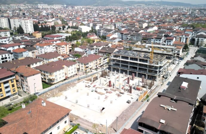 Körfez Kapalı Spor Kompleksi’nde yoğun tempo