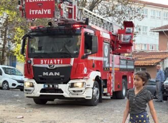 Çorlu’da apartman dairesinde yangın paniği