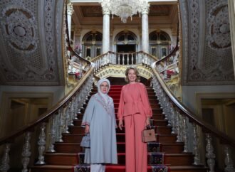 Emine Erdoğan, Belçika Kraliçesi Mathilde ile Dolmabahçe Sarayı’nda buluştu