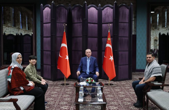 Cumhurbaşkanı Erdoğan, Gazze’den gelen Ramazan Ebu Cezer’i ağırladı