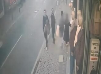 Beyoğlu’nda Manken Kıyafetini Giyen Kadın İki Kez Hırsızlık Yaptı